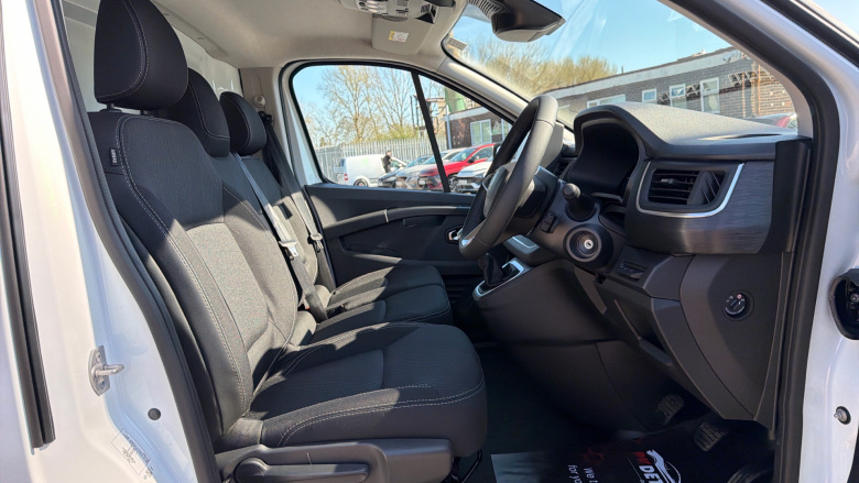 Renault Trafic Lwb Diesel LL30 Blue dCi 150 Extra [Safety] Van